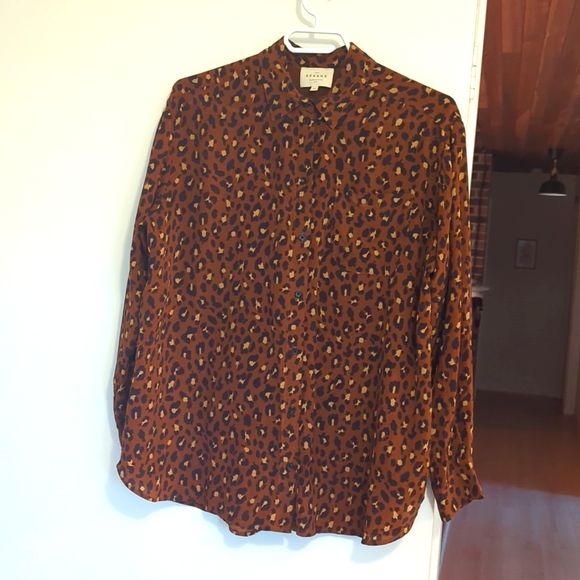 Sezane Tops - Sezane Max Shirt in Leo print